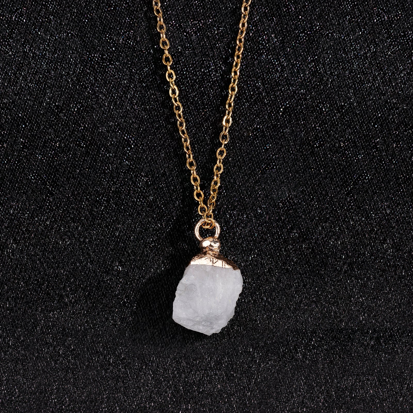 L'Art de Créer des Pendentifs en Pierres Naturelles : Matériaux L'Art de Créer des Pendentifs en Pierres Naturelles : Matériaux