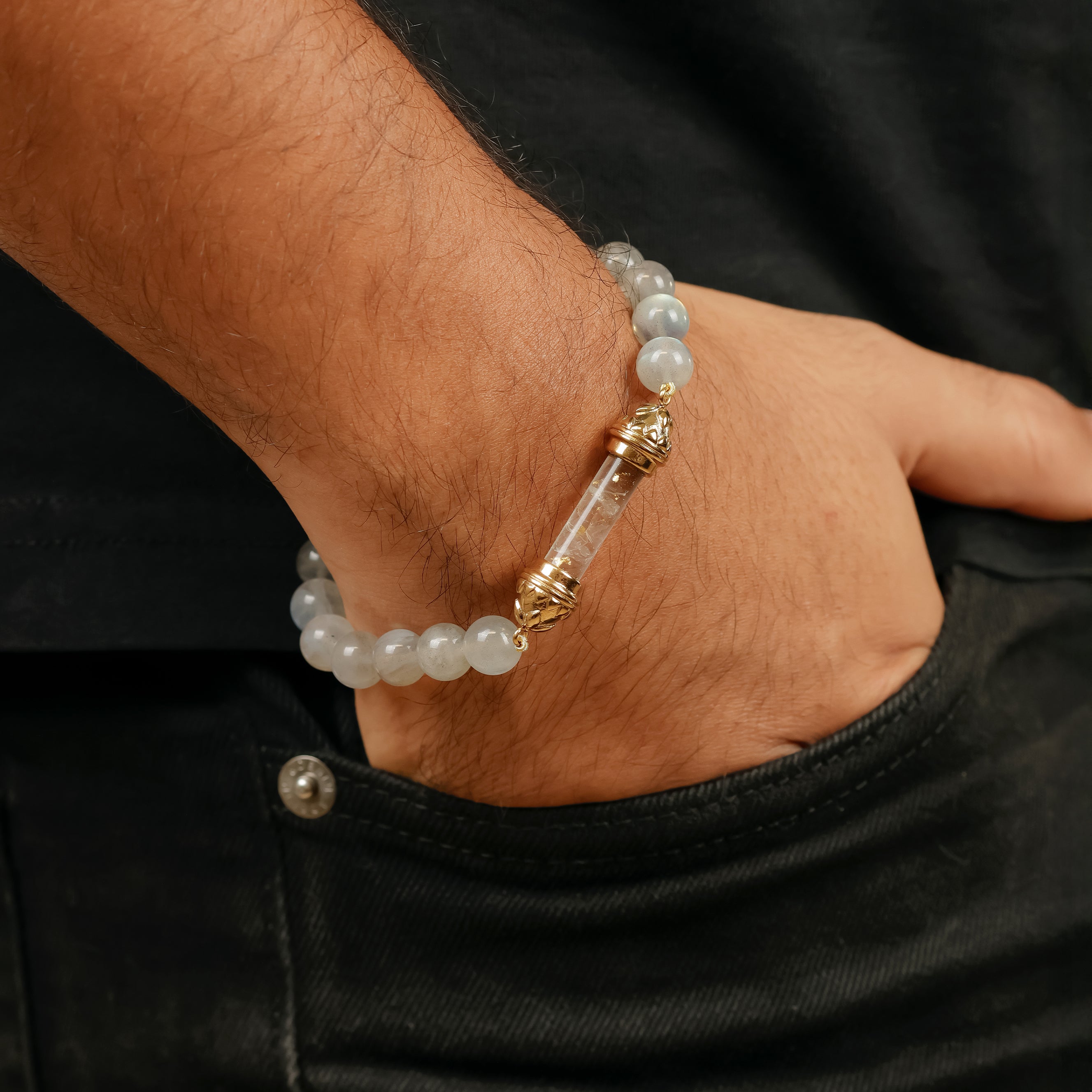 Bracelet en Labradorite et Quartz Clair avec Amulette Sacrée Dorée AAA – Transformation & Rayonnement