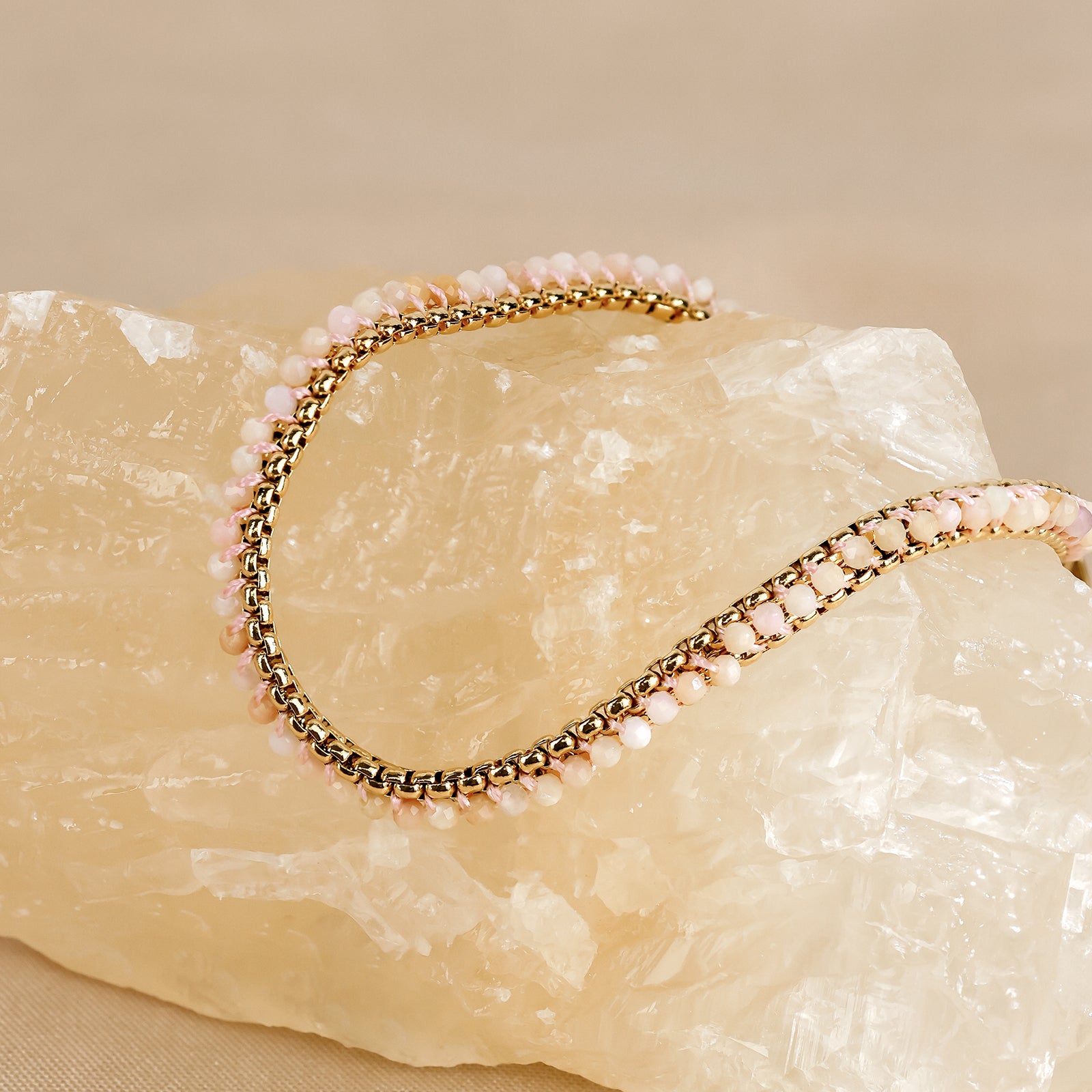 Bracelet Indra Quartz – Quartz rose tressé & dorure 18K