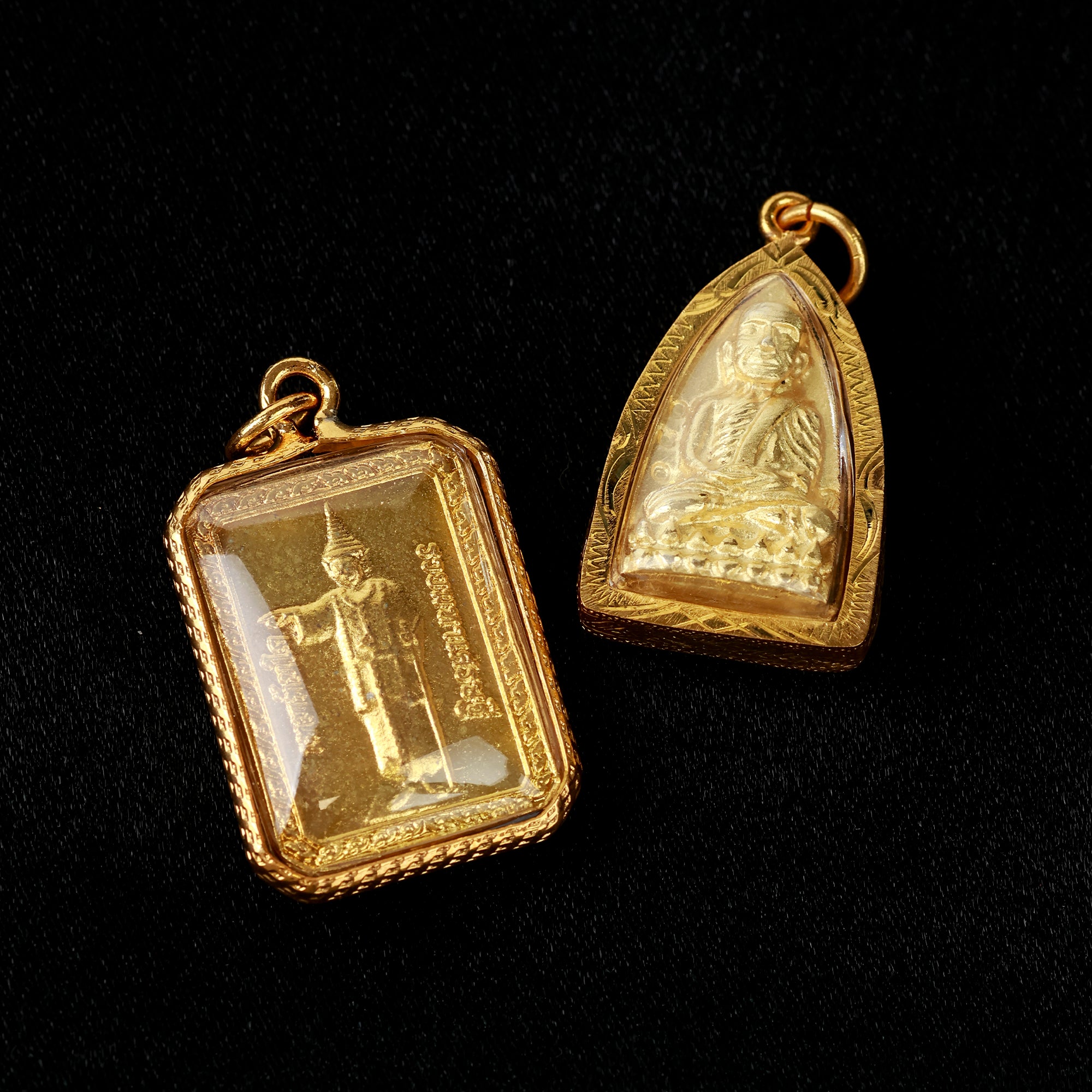 Amulette Bouddhiste à finition dorée