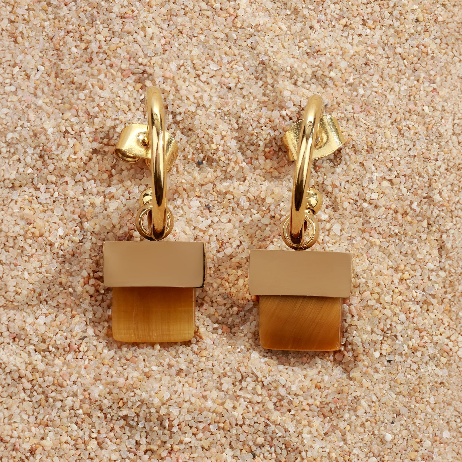 Boucles d’oreilles Geo Tiger – Œil de tigre & design doré