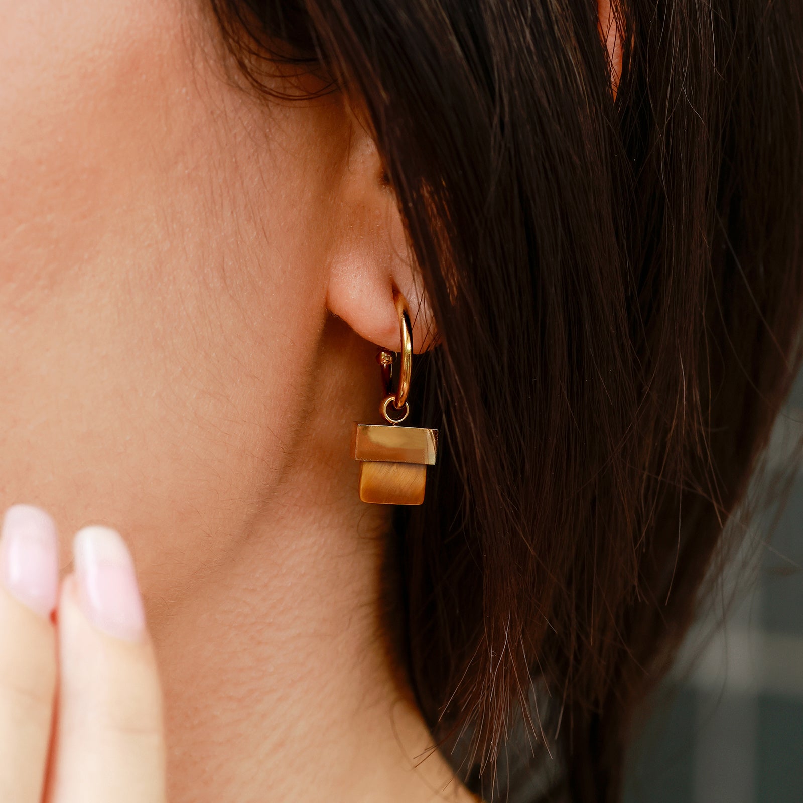 Boucles d’oreilles Geo Tiger – Œil de tigre & design doré