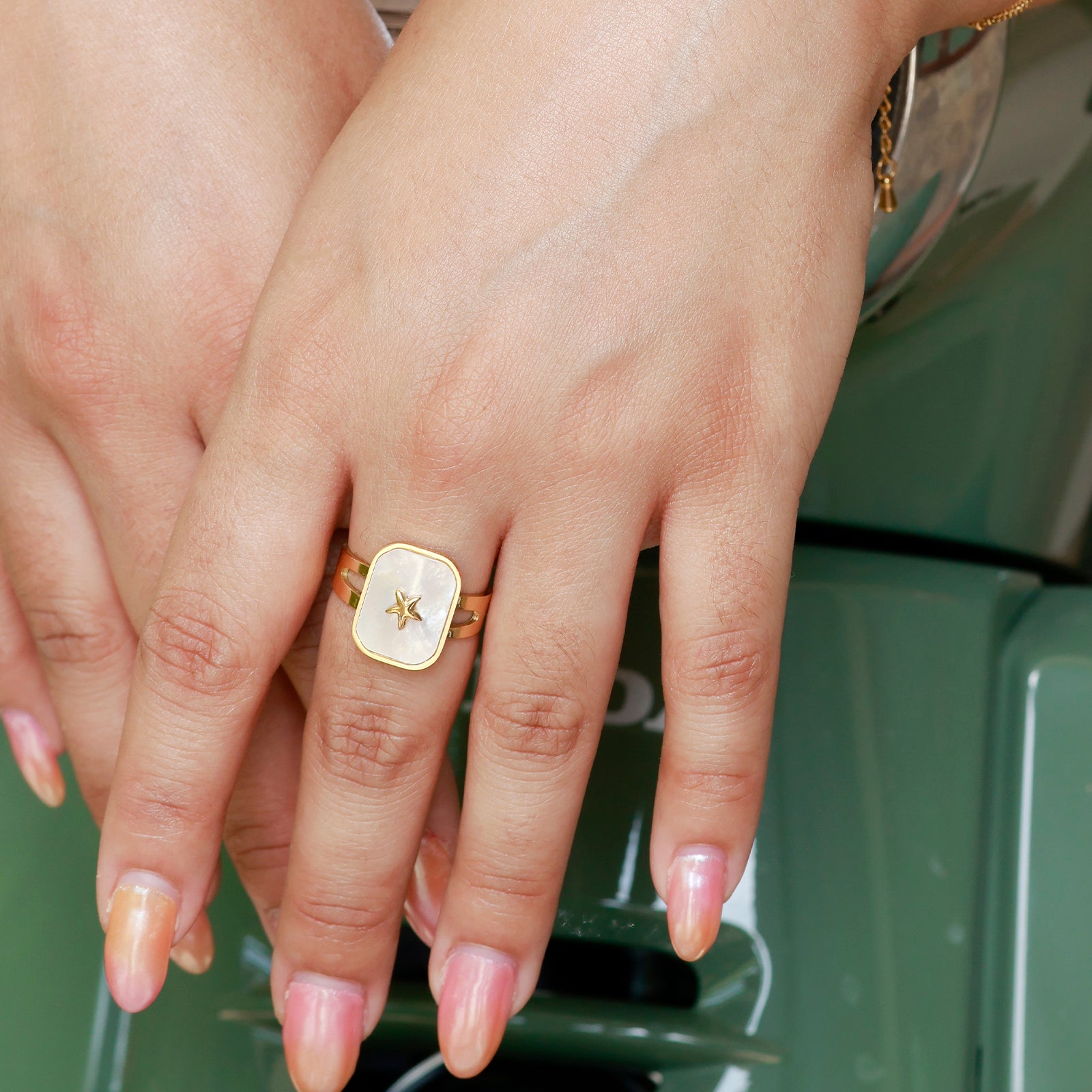Bague Luna Mare – Feuille de nacre & étoile dorée