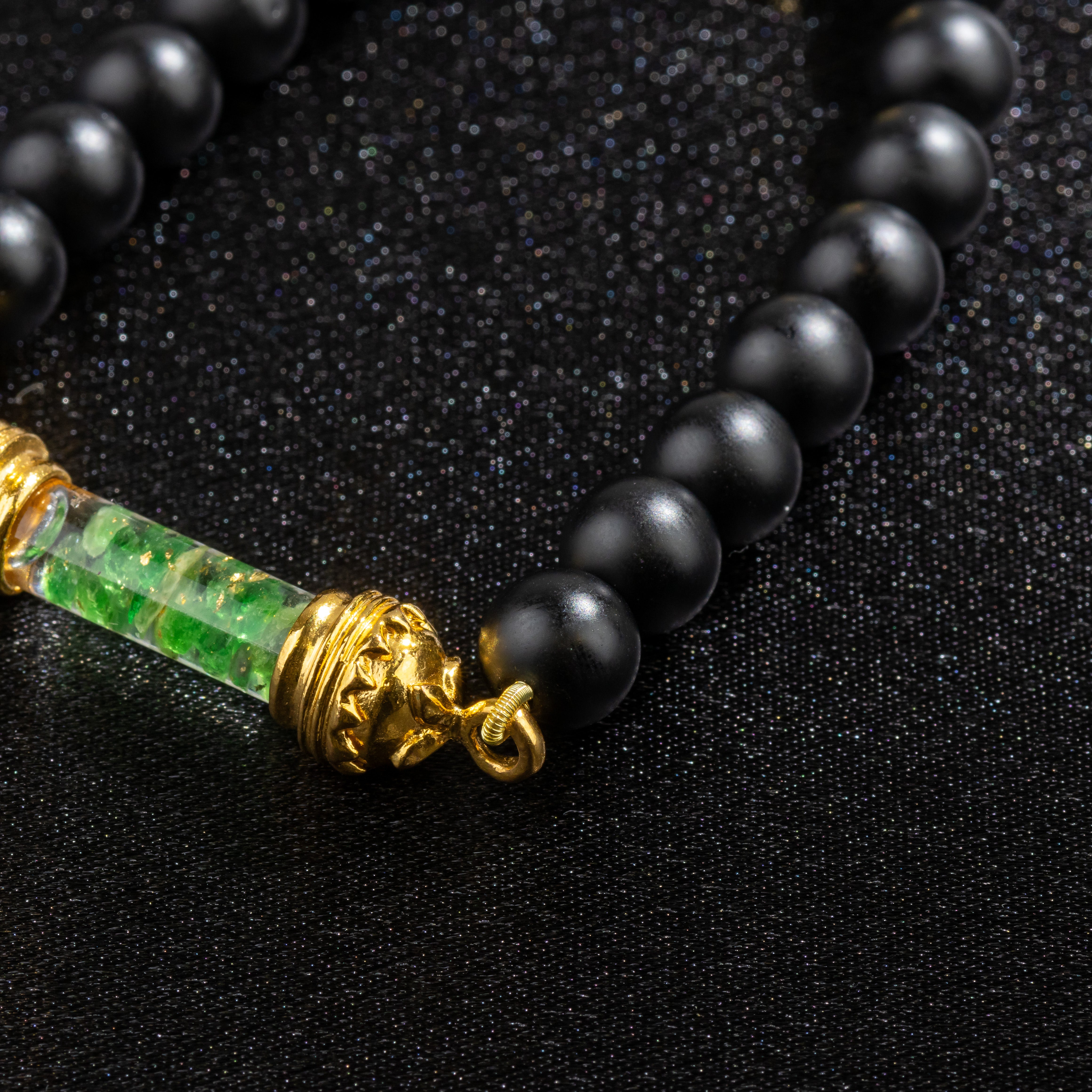 Bracelet en Onyx et Amulette Sacrée en Tsavorite