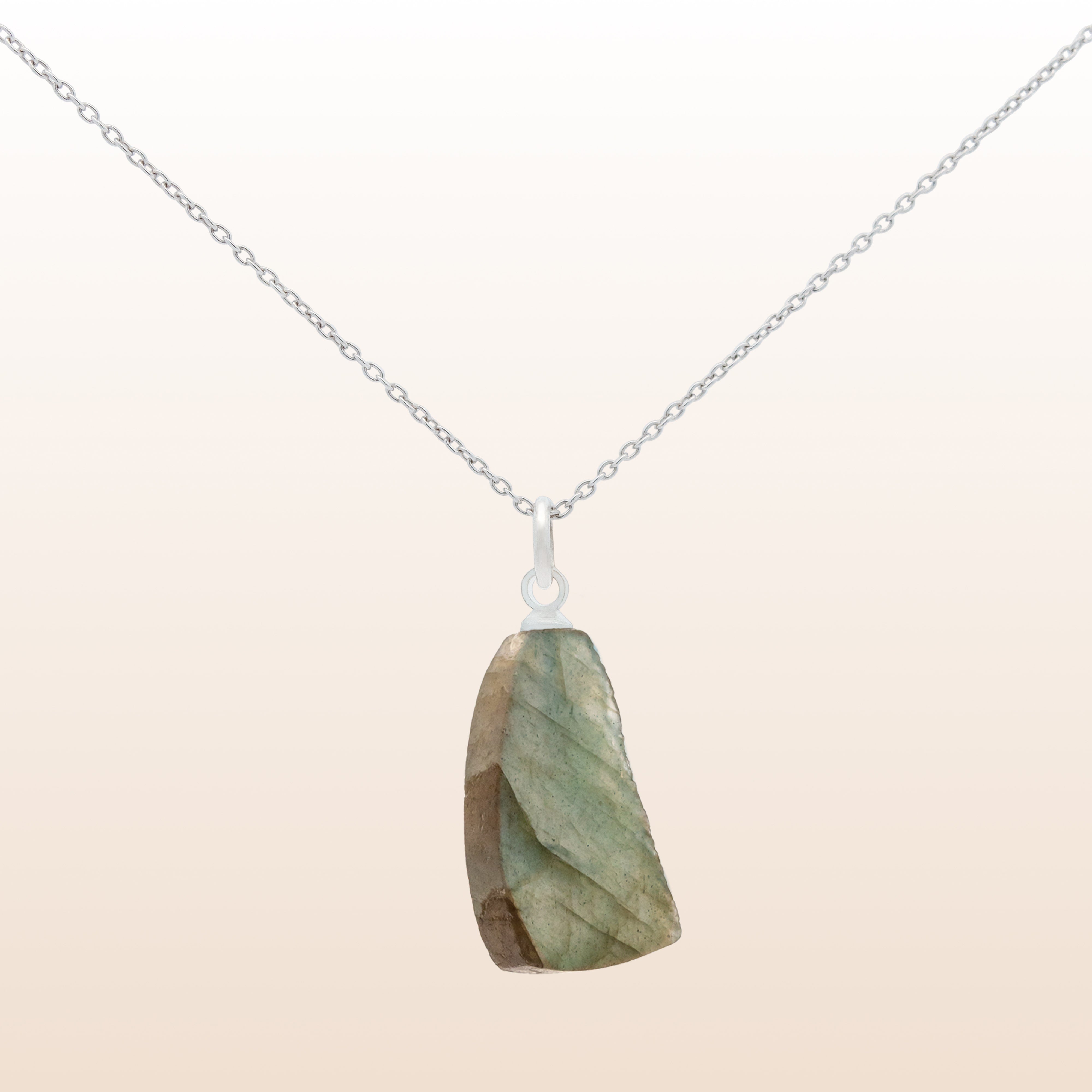 Collier en Labradorite naturelle (pierre brute)