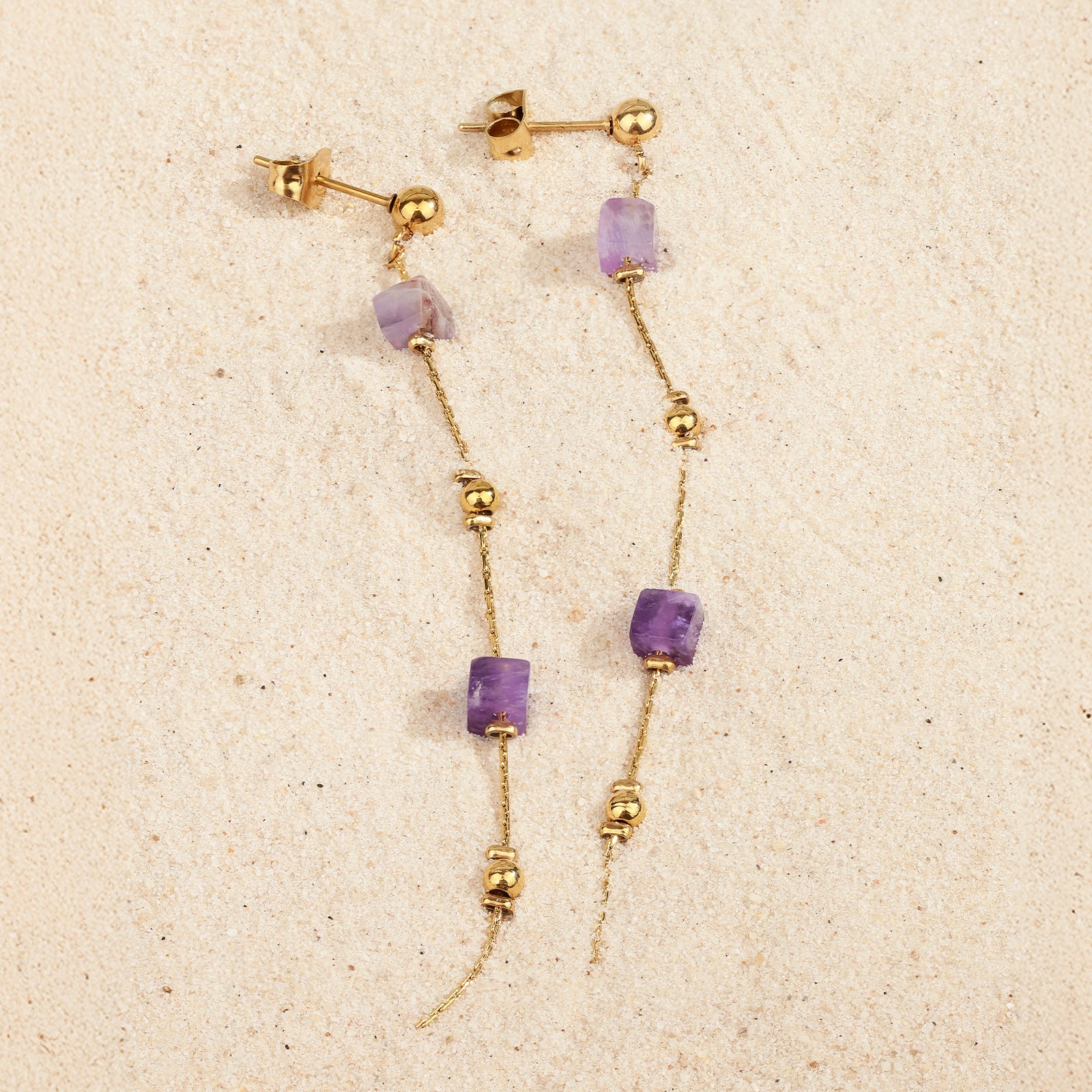 Boucles d’oreilles Astra — Améthyste & Chaînes dorées